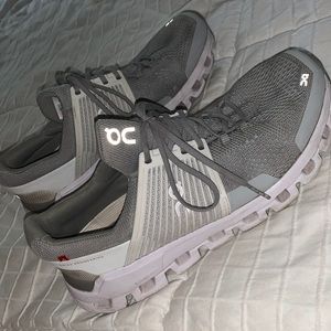 On cloud tennis shoes